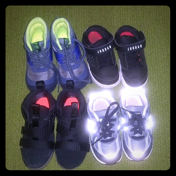 Lot of toddler tennis & 1pr of boot